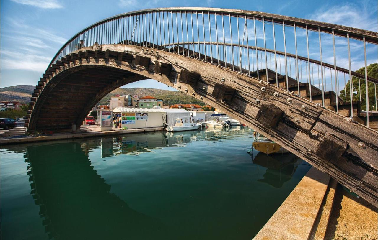 Beautiful Apartment In Trogir With Wifi Exterior foto