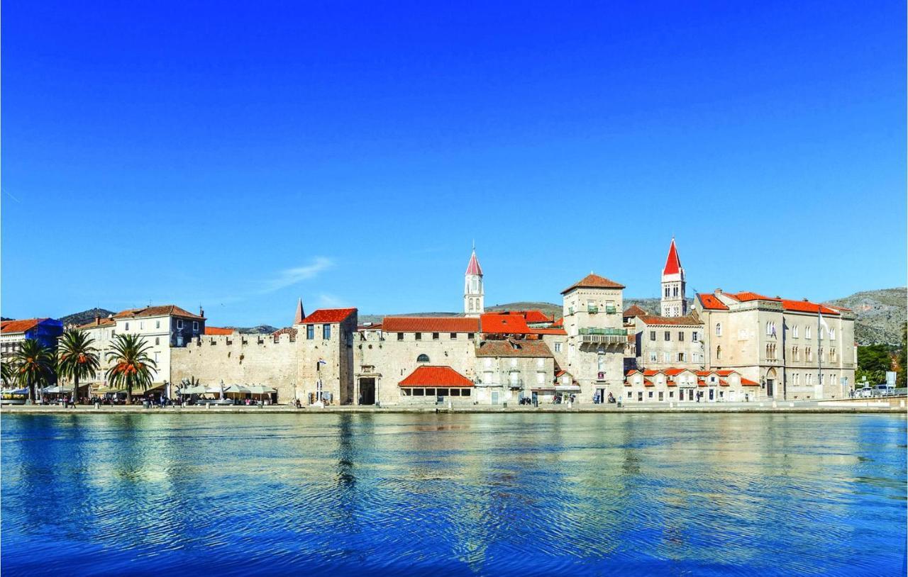Beautiful Apartment In Trogir With Wifi Exterior foto
