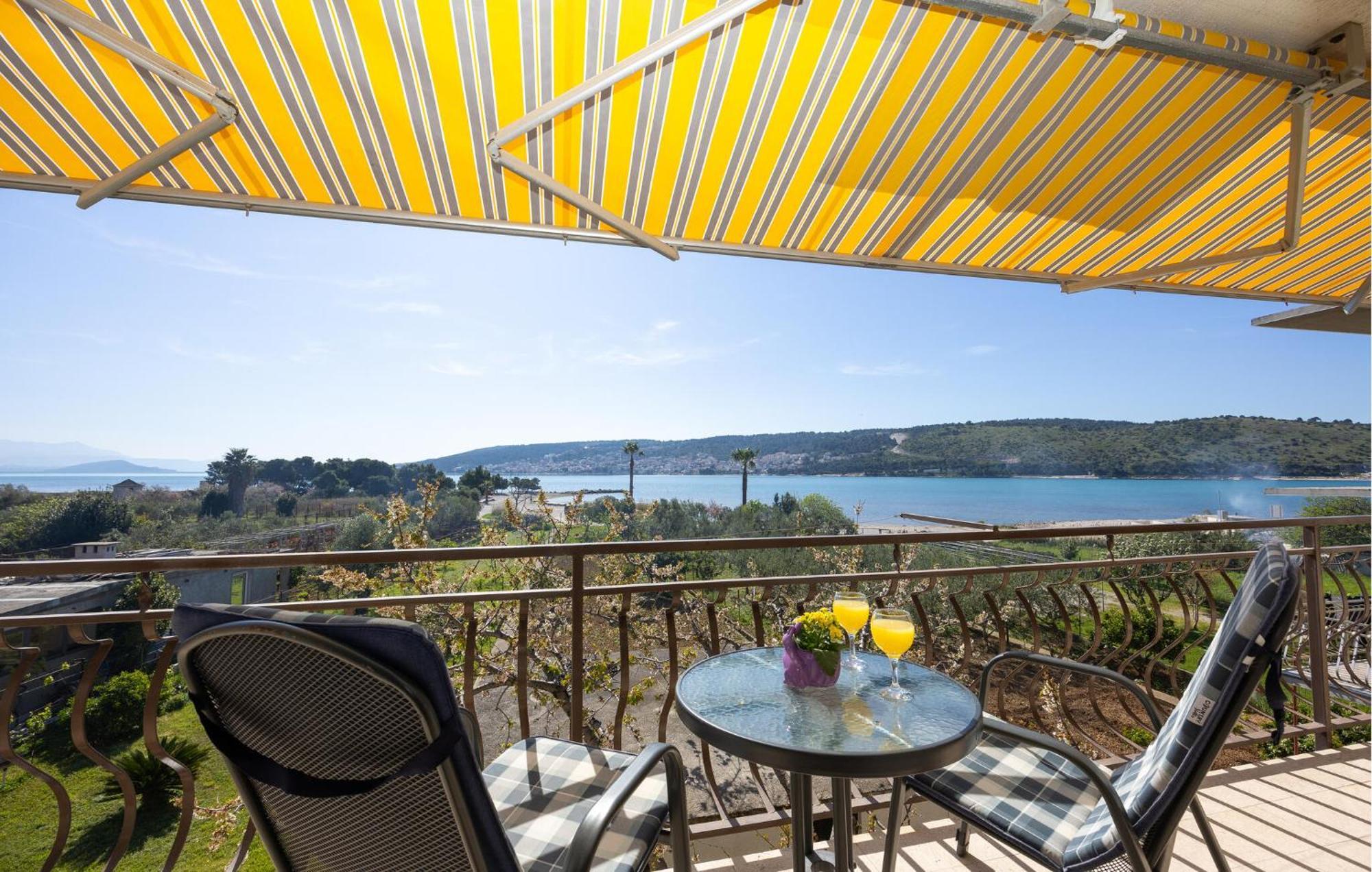 Beautiful Apartment In Trogir With Wifi Exterior foto