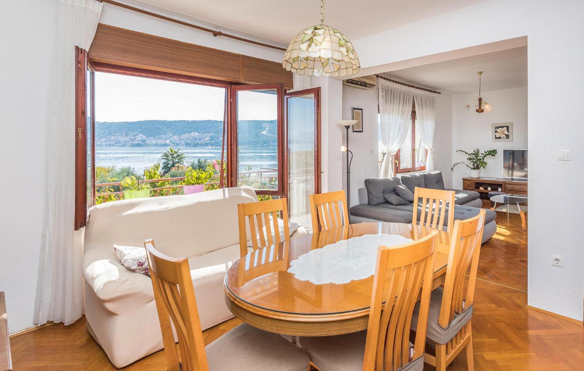 Beautiful Apartment In Trogir With Wifi Exterior foto